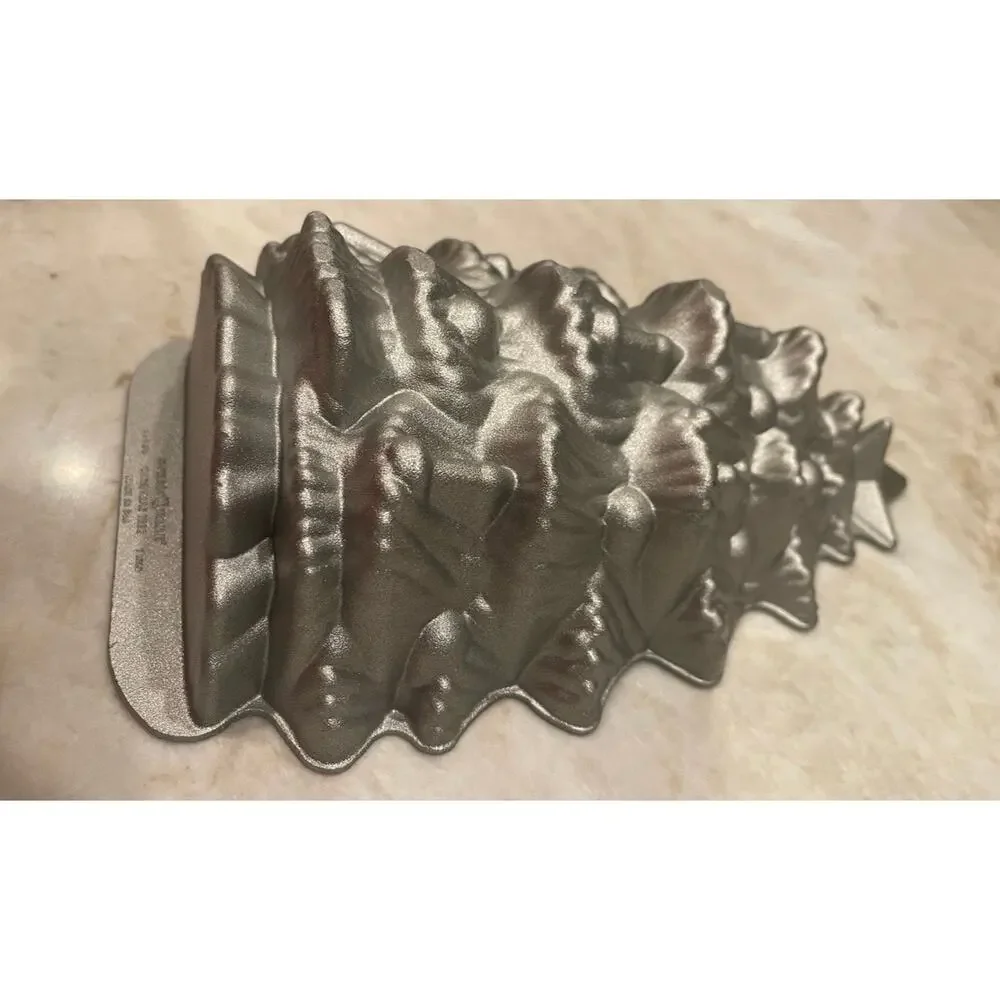 Nordic Ware Christmas Tree Mold Cake Pan 4.5 cups 11